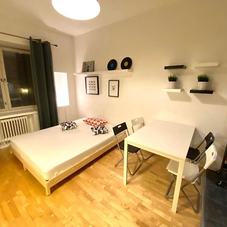 Appartamento Cozy Gem In The Heart Of Design District Helsinki Esterno foto